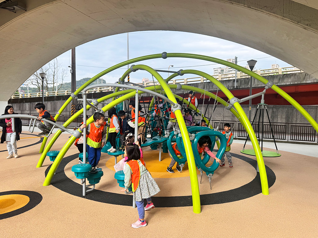 汐止保長安橋下空間照片